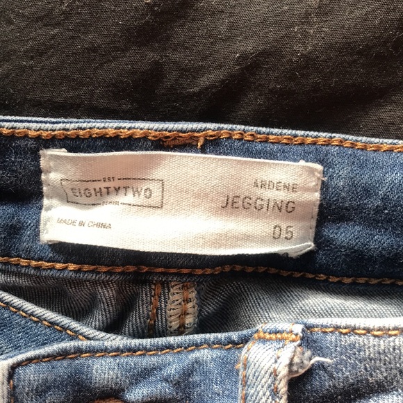 Eco-conscious sustainable regular rise jeggings - Picture 2 of 2